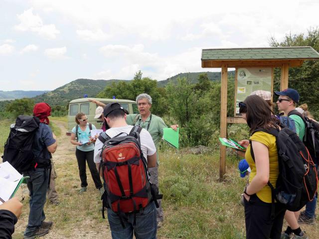 Fig.1: Sito ZS1: i partecipanti all’ingresso dell’area di intervento
